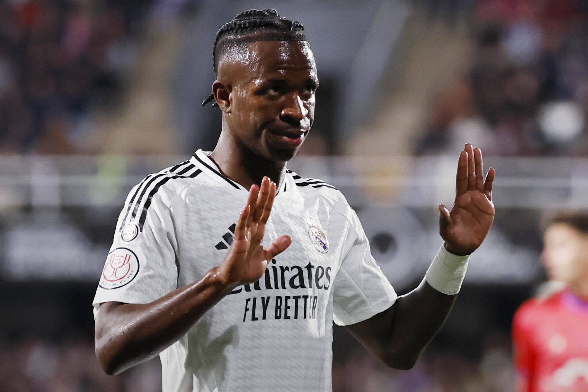 B费调侃两失单刀：对选我的梦幻联赛玩家感到抱歉