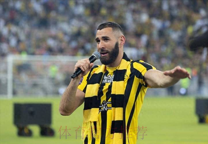 本泽马:姆巴佩提前祝贺我 C罗离队后我有更多雄心 本泽马:姆巴佩提前祝贺我 C罗离队后我有更多雄心